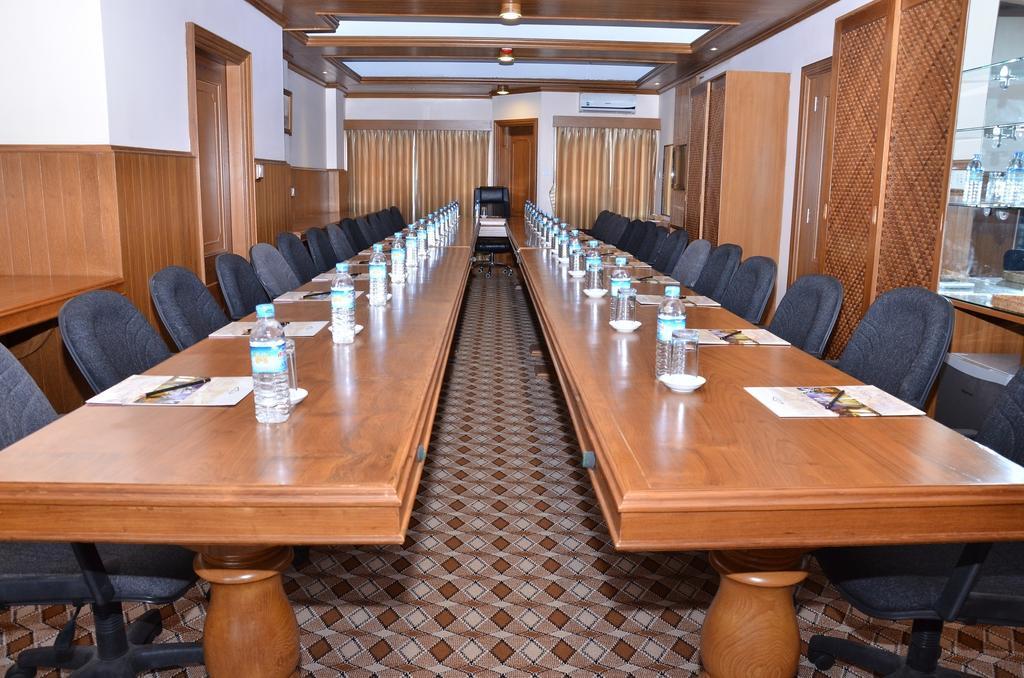 Hotel Sidney Rangoon Buitenkant foto