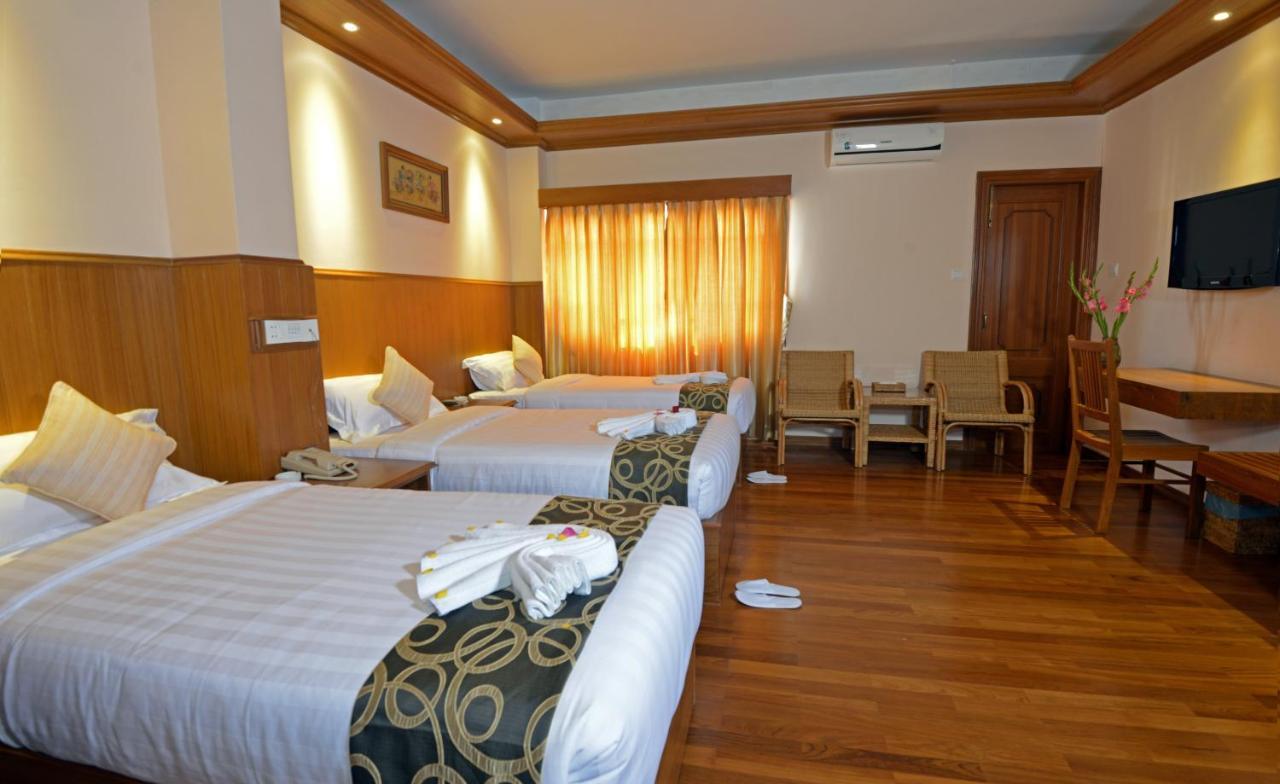 Hotel Sidney Rangoon Buitenkant foto