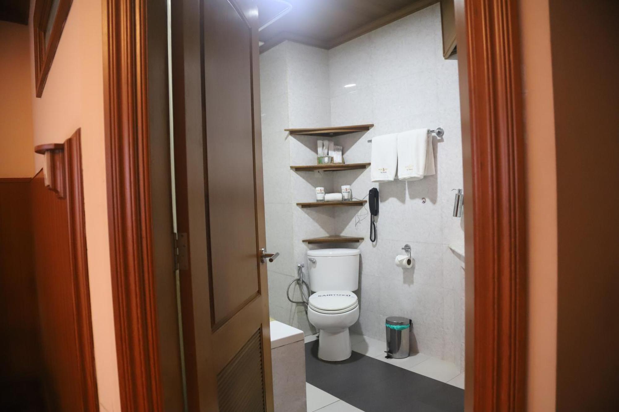 Hotel Sidney Rangoon Buitenkant foto