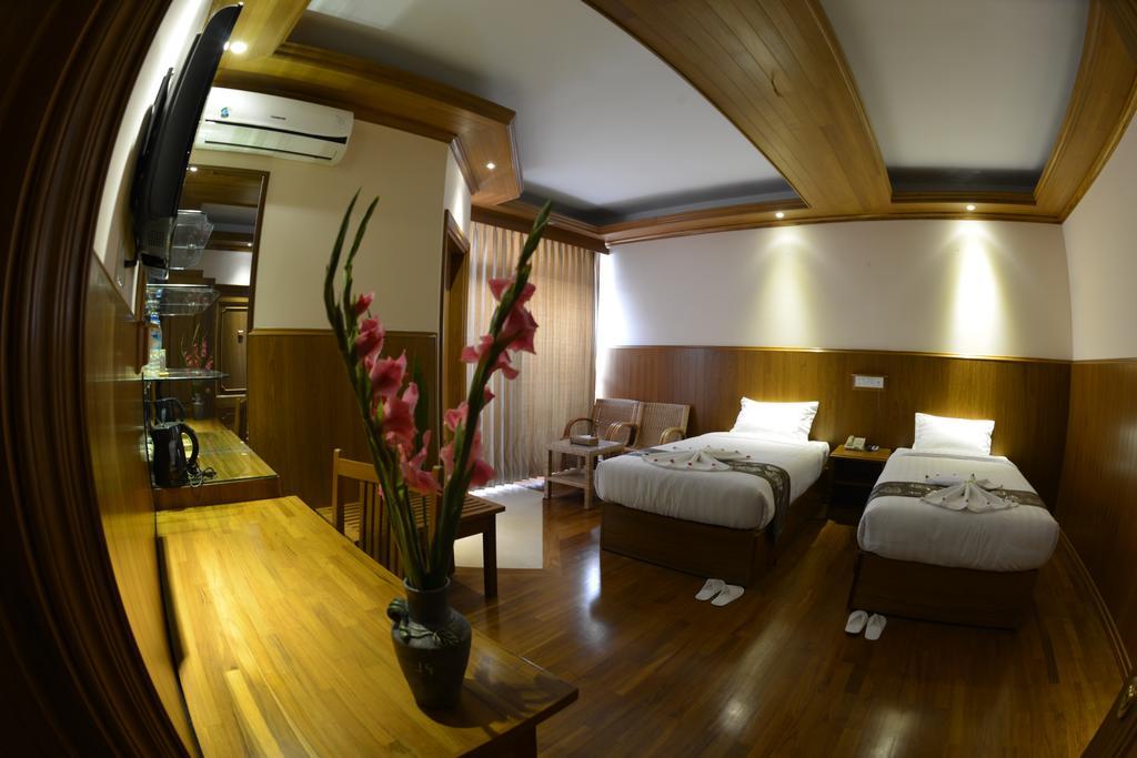 Hotel Sidney Rangoon Buitenkant foto