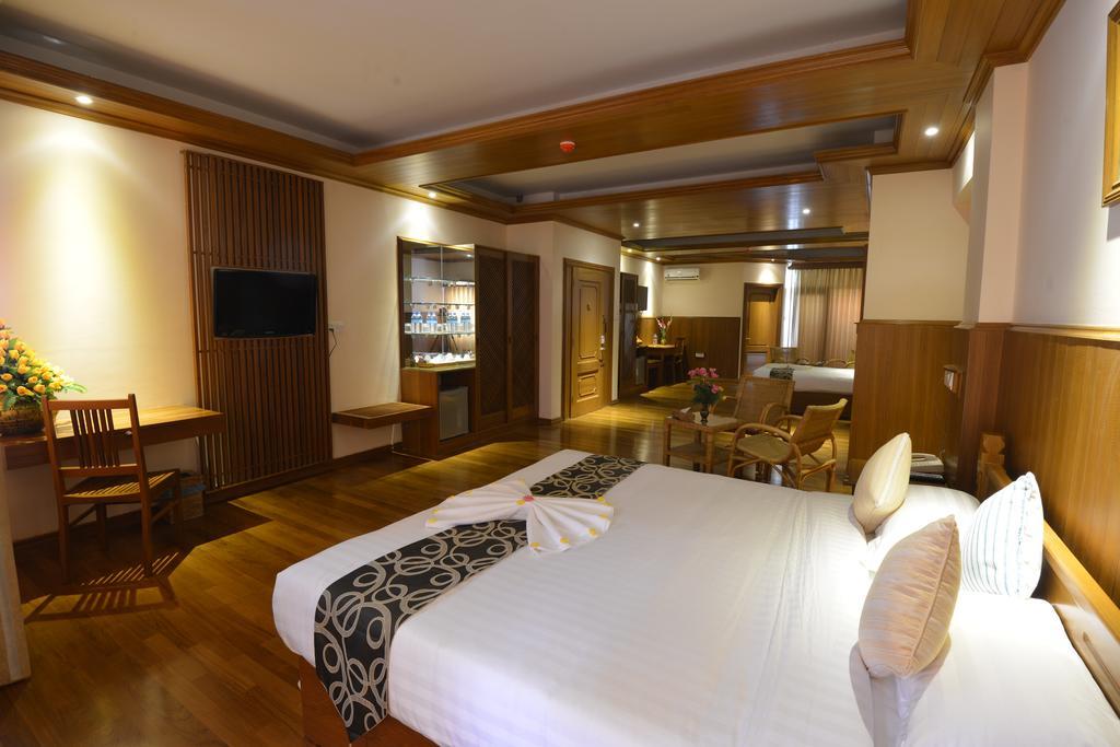Hotel Sidney Rangoon Buitenkant foto