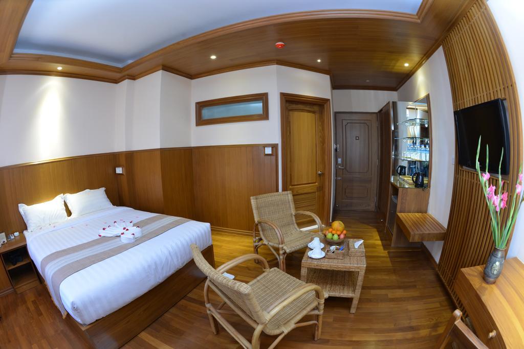 Hotel Sidney Rangoon Buitenkant foto