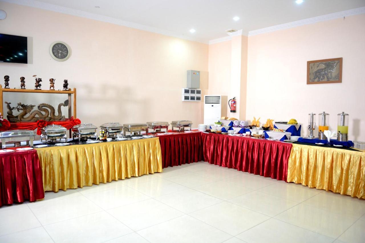 Hotel Sidney Rangoon Buitenkant foto