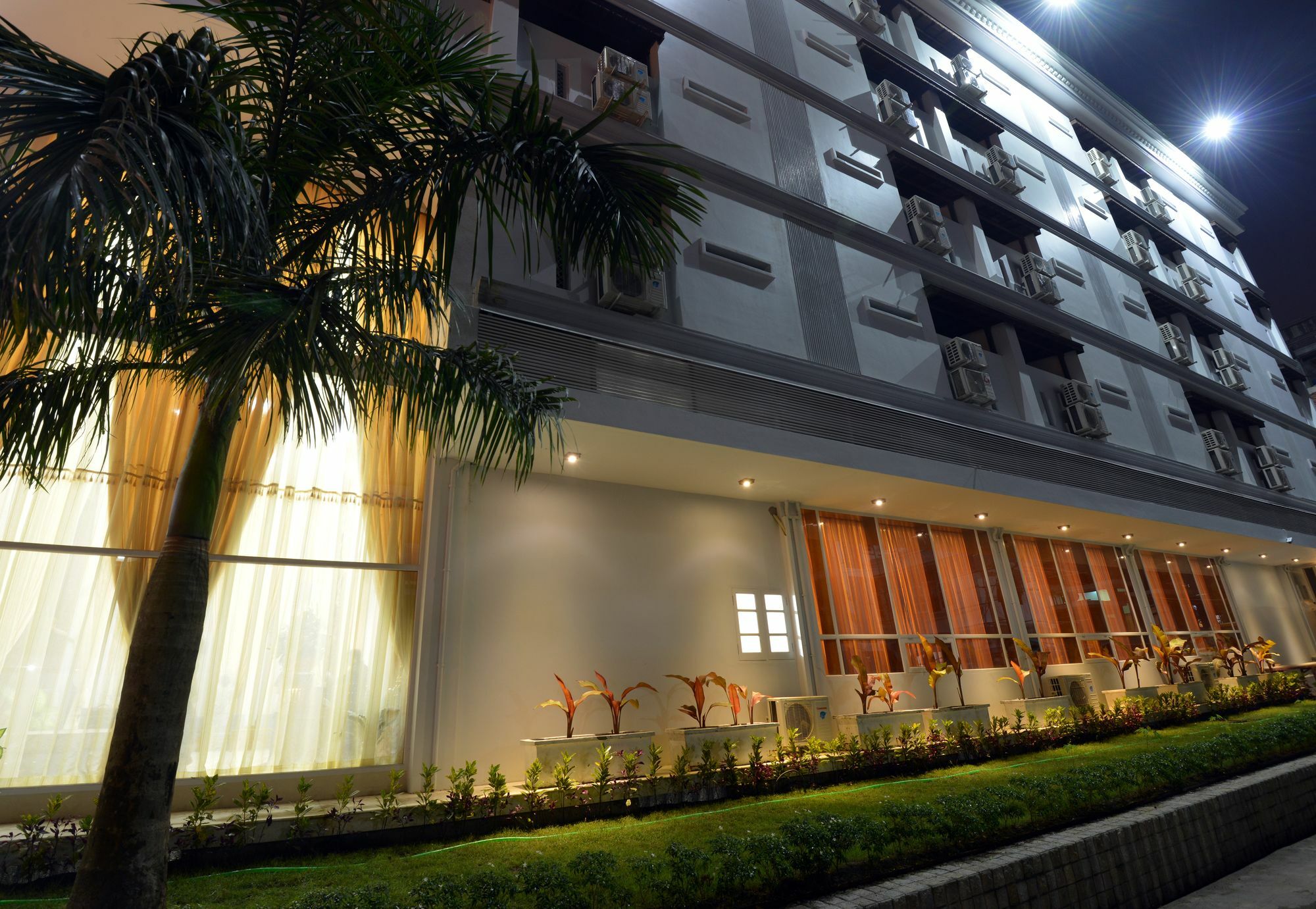 Hotel Sidney Rangoon Buitenkant foto
